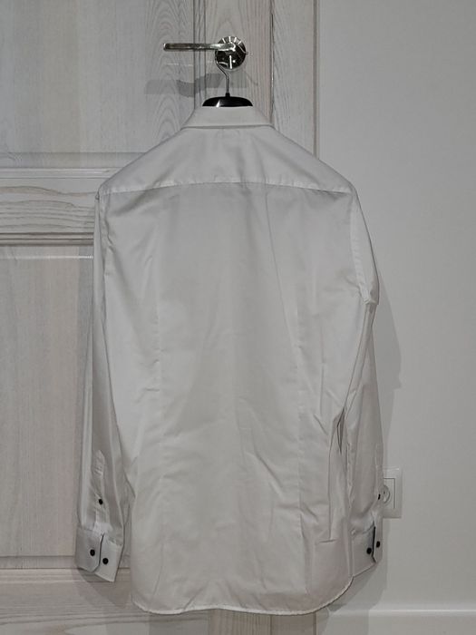Biała męska koszula
