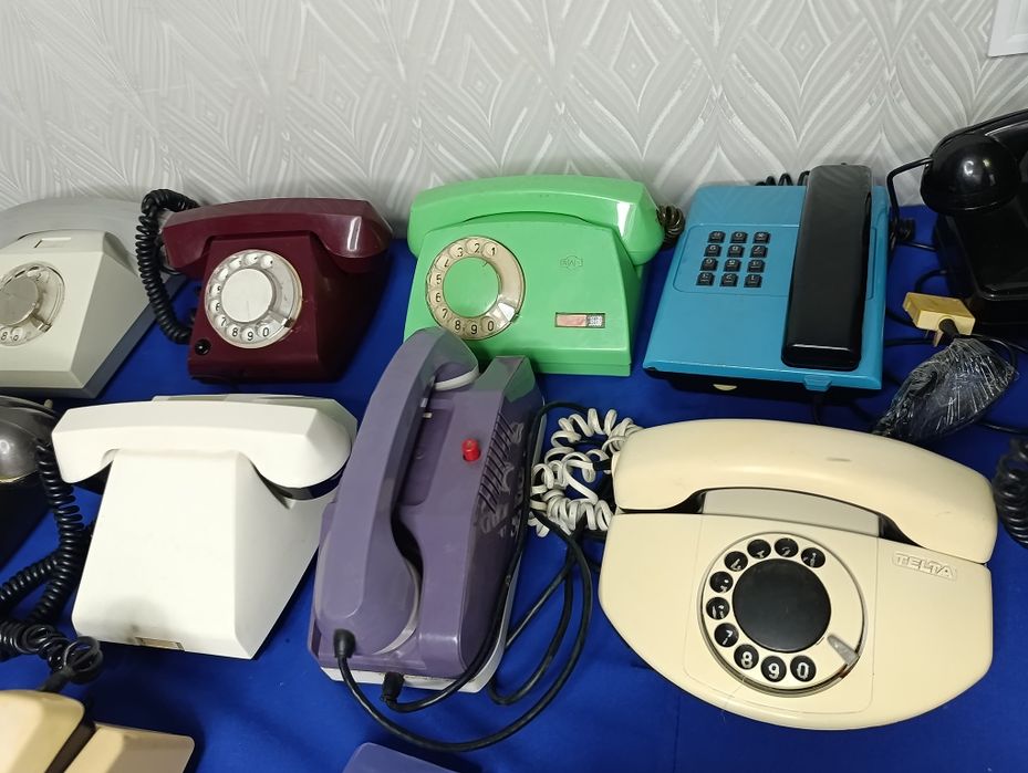 Стационарный телефон СССР с круглым диском советский стаціонарний