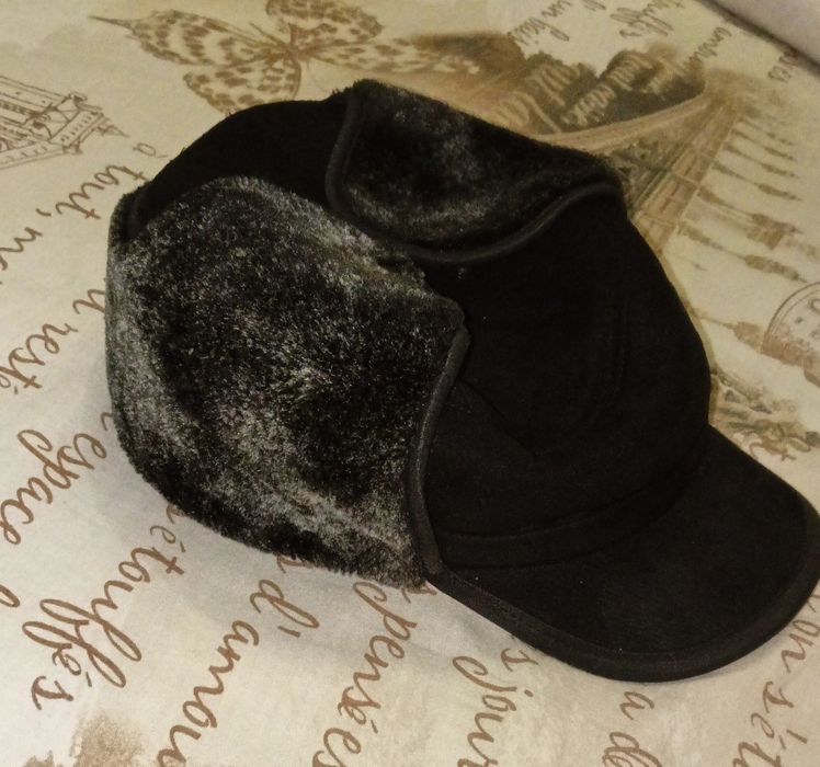 Зимняя кепка с ушами