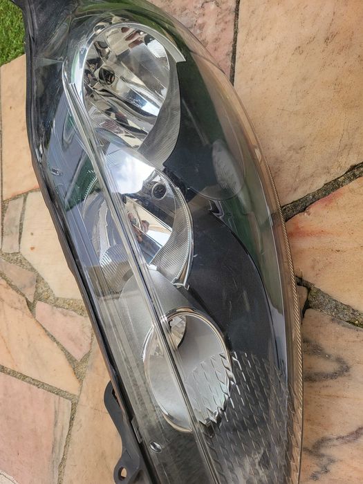 Farol Ford Fiesta 2008-2012  8A61-13W030-AJ