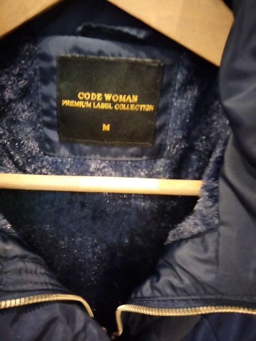 Parka Azul Marinho, tamanho M, botões dourados, como novo Impecável