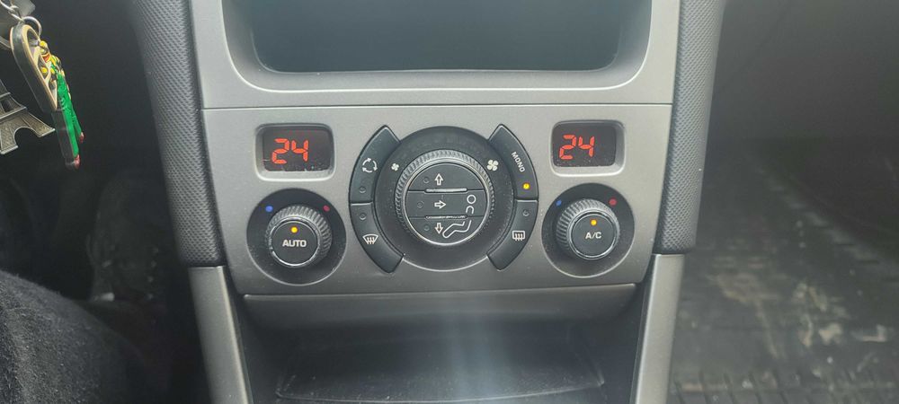 Продам Пежо 308 e-HDI 1,6