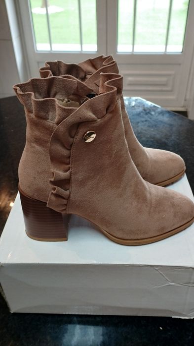 Botas/botins tam. 36