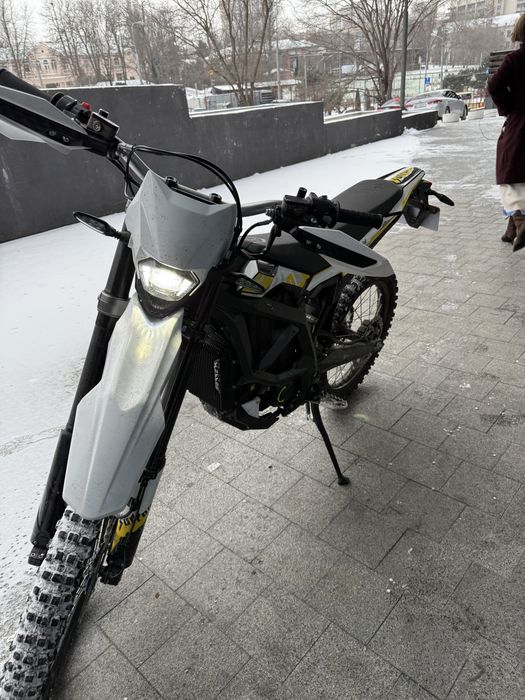Surron Ultra Bee электромотоцикл