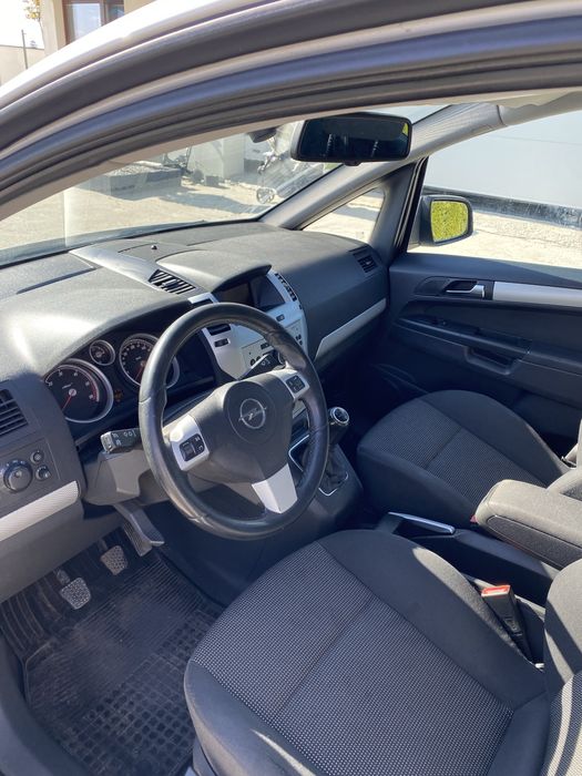 Opel Zafira B  2010r