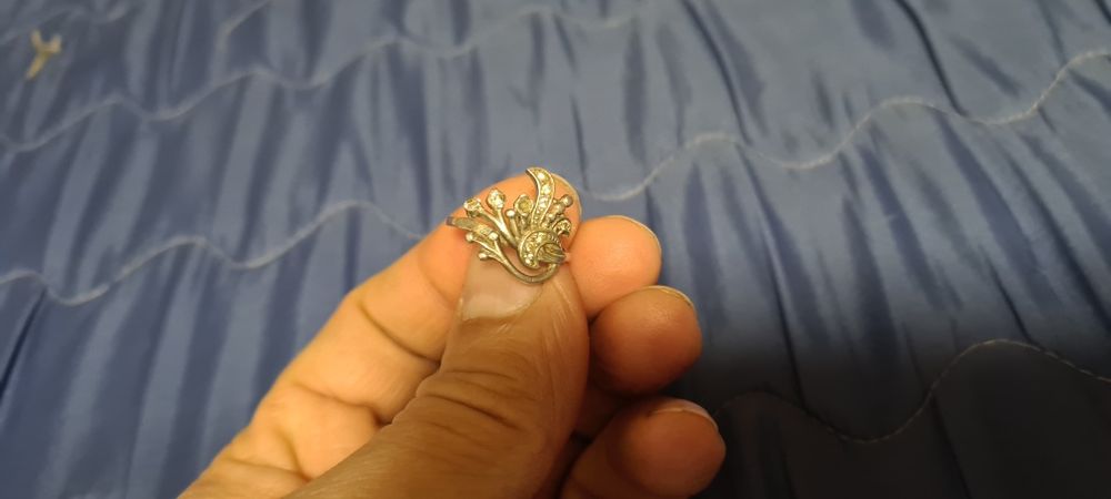 Серебрянная кольцо с белыми камнями 925 пробы, размер 18,5- 19.