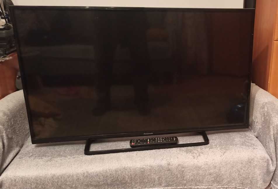 Telewizor Panasonic 42" + pilot