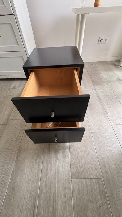 Comoda ou mesa de cabeceira  madeira