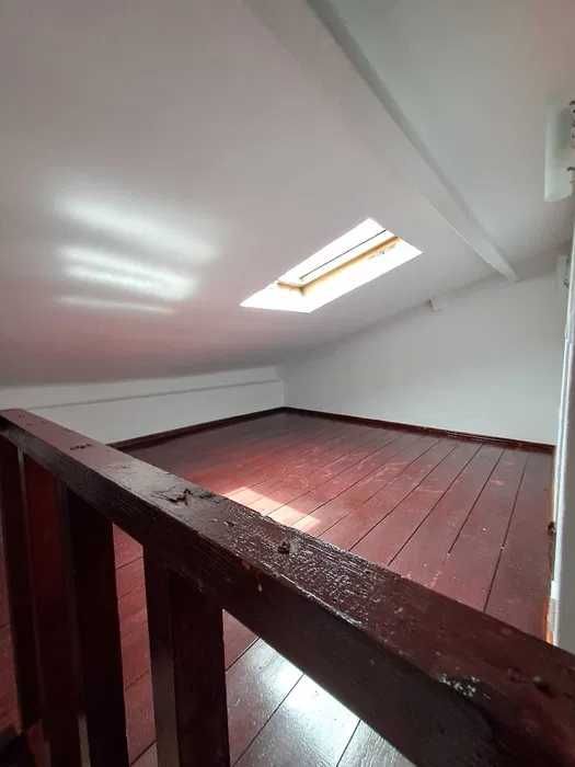 T-2 +1 Mobilado, Equipado + Pátio.CEntro Lisboa. Só 1 renda + caução.