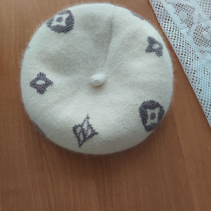 Sliczny beret z angory + wełna U