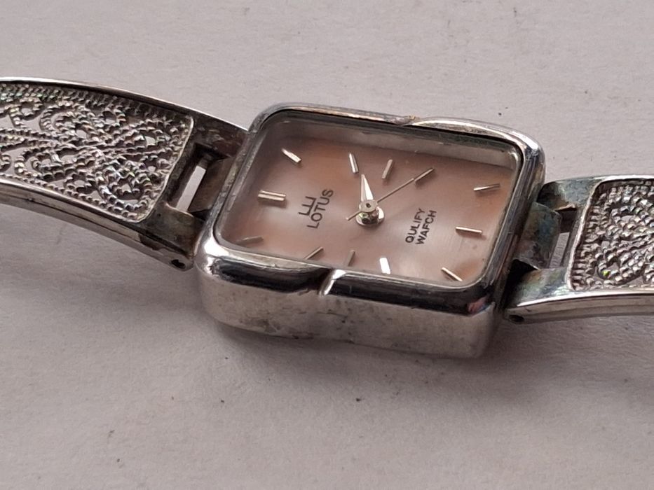Годинник Lotus "Japan Quartz"