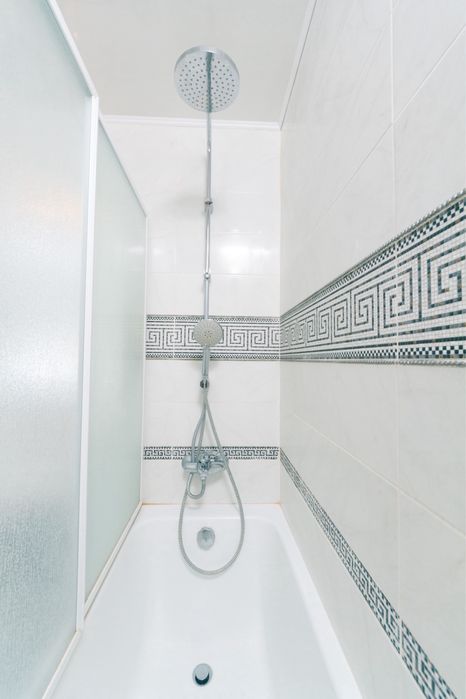 Посуточно.2х комнатная возле Гулливера бульвар Леси Украинки 9