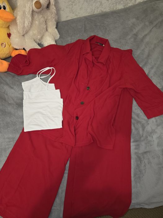Жіночий червоний костюм oversize + майка, розмір L