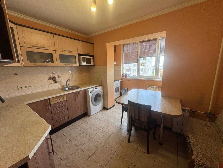 Придаж трикімнатної квартири 78 м., метро Теремки, Магелан