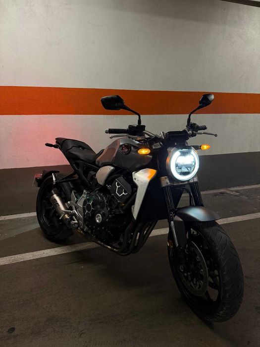 Honda CB 1000 R 2019 // trato de financiamento // aceito trocas, retomas