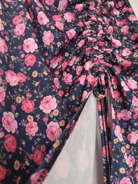Spódnica w kwiaty rozm XS/ S
