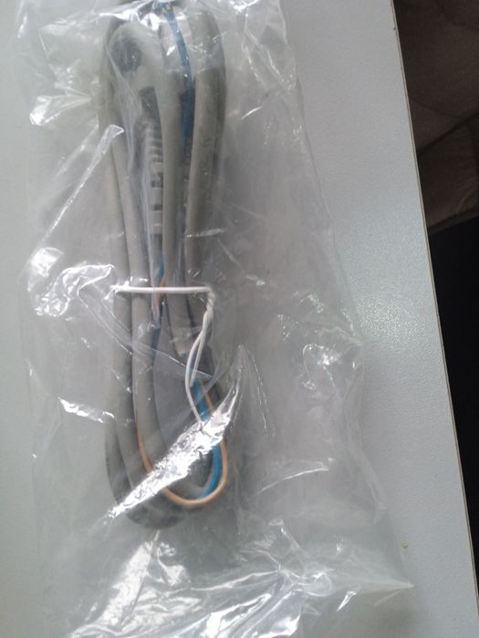 Провід з вилкою  1м