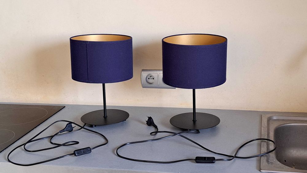 Lampka nocna z żarówką LED