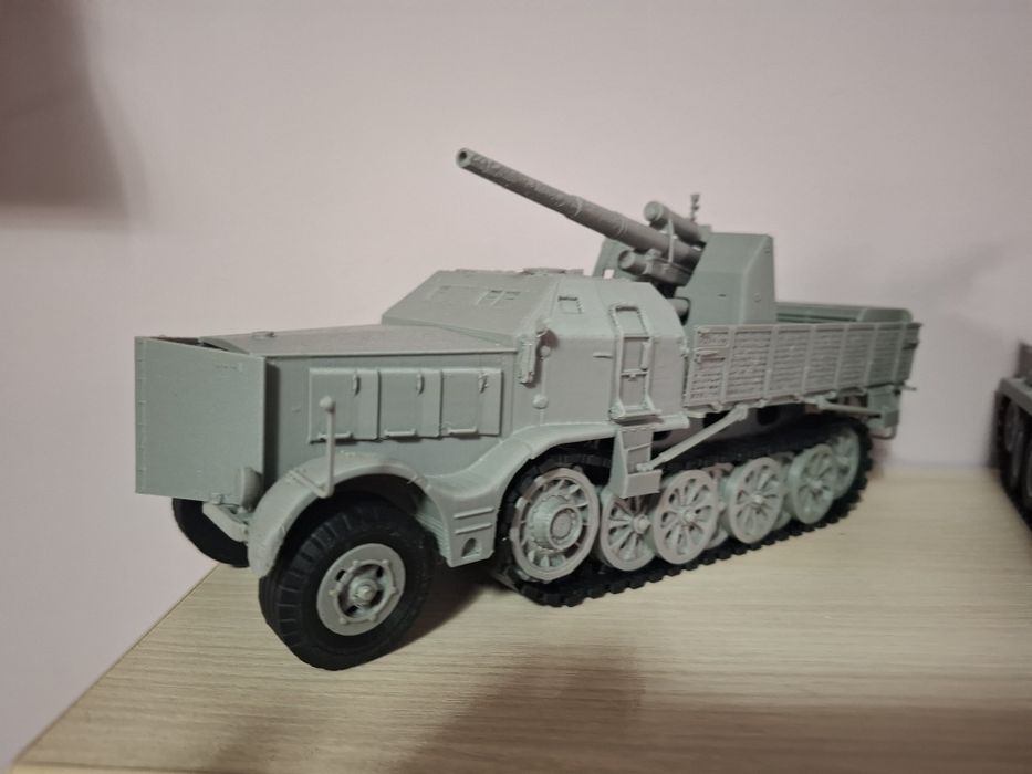 Sprzedam modele pojazdów wojskowych