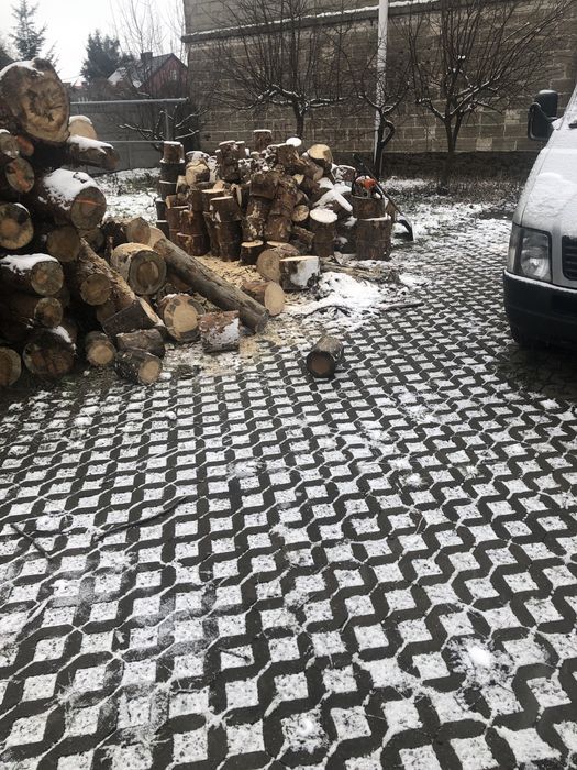 Sprzedam sosnę pieńki układane