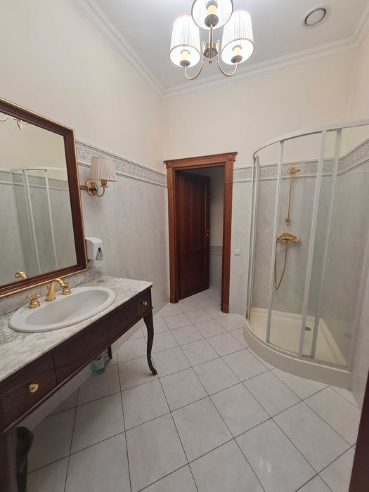 Офис с генератором в БЦ, шикарный офисный блок 340 м2. Подол