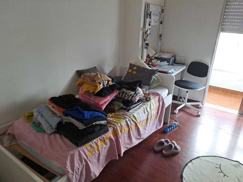 moveis quarto cama + roupeiro + movel arrumação