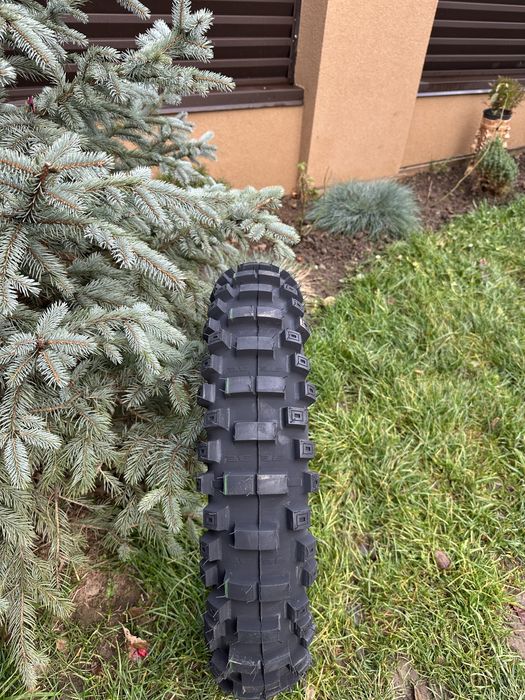 Продам Резину 18