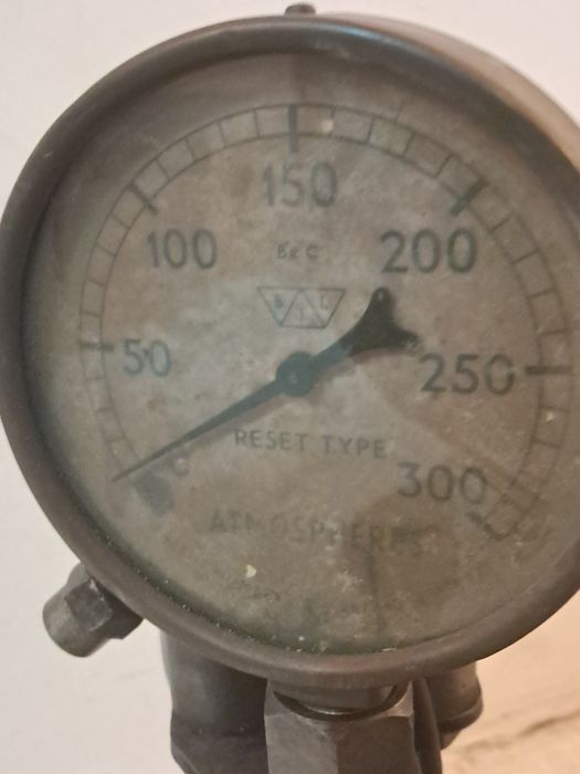 Máquina de testar e calibrar lnjectores lijeiros e pesados