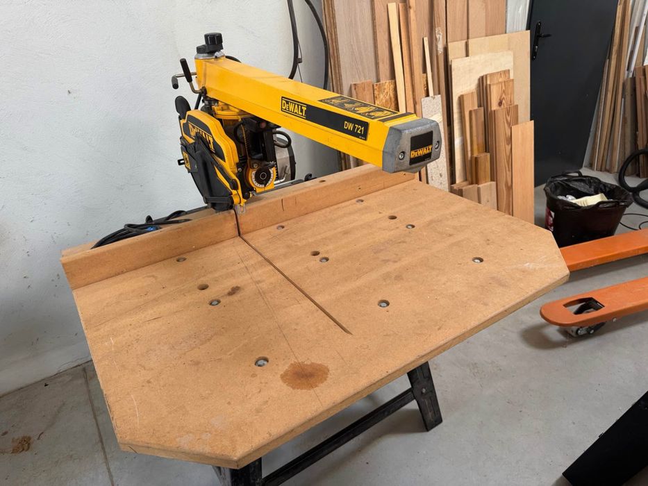 Dewalt DW721 piła