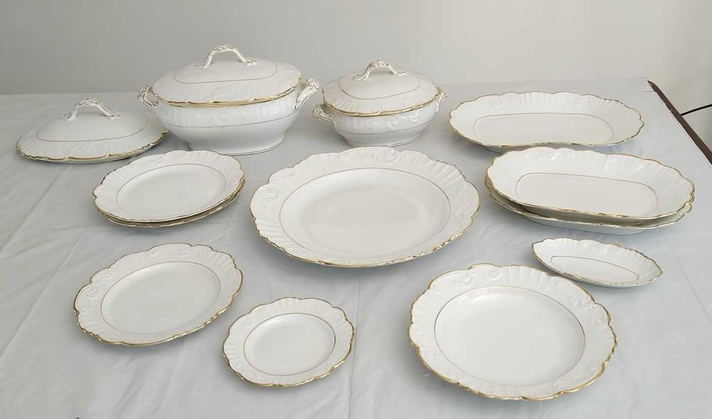 Selling Vista Alegre Dinner Service64751300765953125