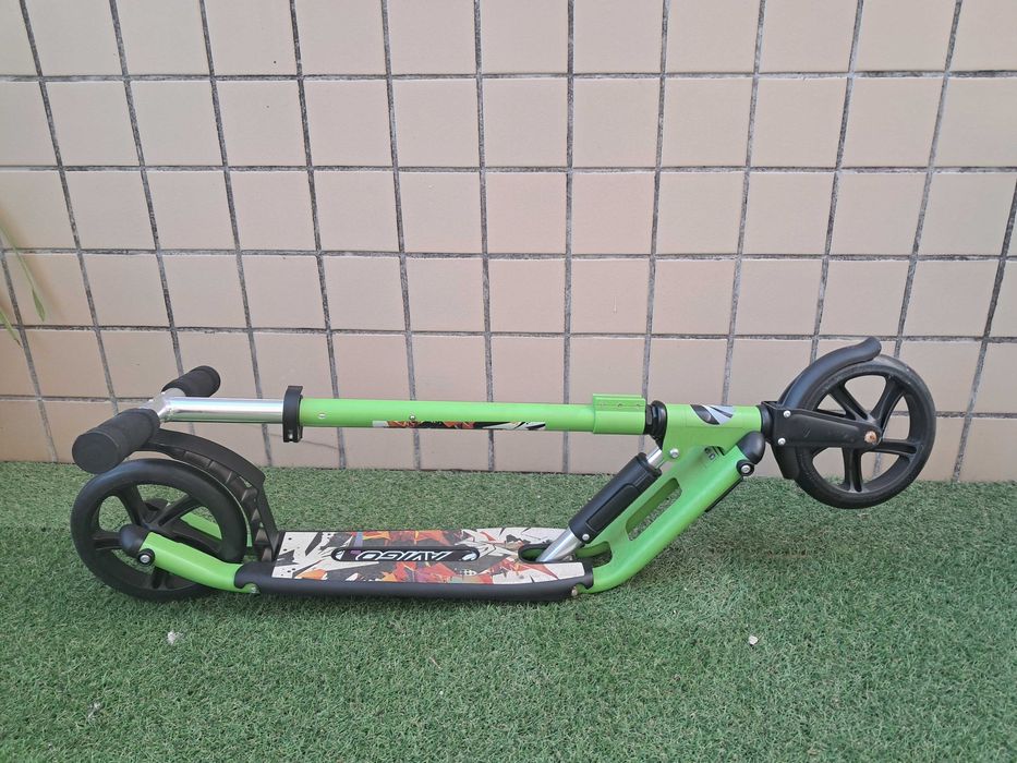 Trotinete de 2 rodas dobrável e ajustável + Capacete