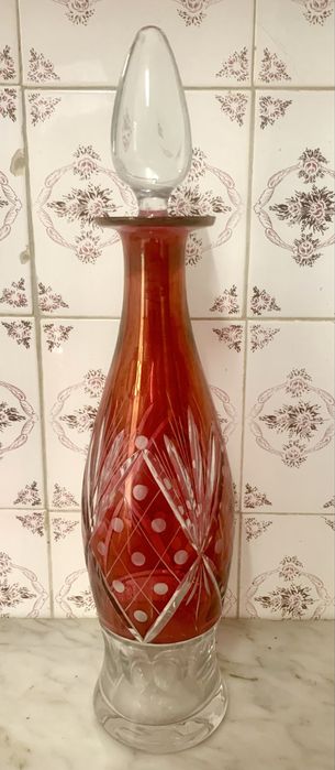 Garrafa bicolor em cristal lapidada