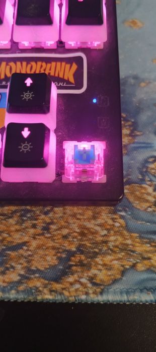 Продам механическую клавиатуру