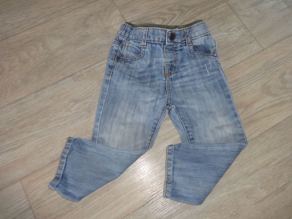 Классные плотные голубые джинсы на мальчика девочку 18-24 2,5 86-94