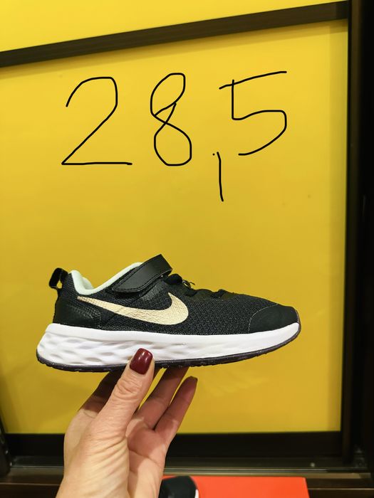 Кроссовки Nike Revolution размеры 28,5 и 29,5