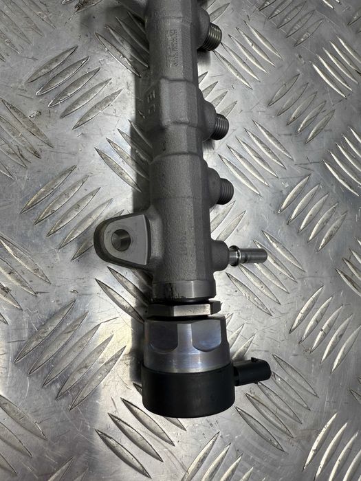 Топливная рампа BMW G60 G61 G45 B47P 13538472216