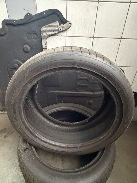 Sprzedam 2 opony dunlop 225/45r18