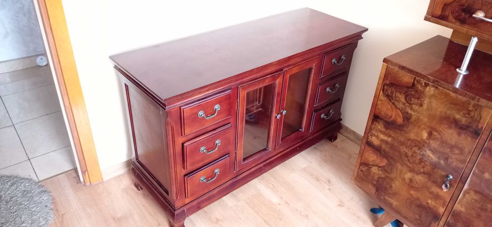 Sprzedam szafkę pod telewizor