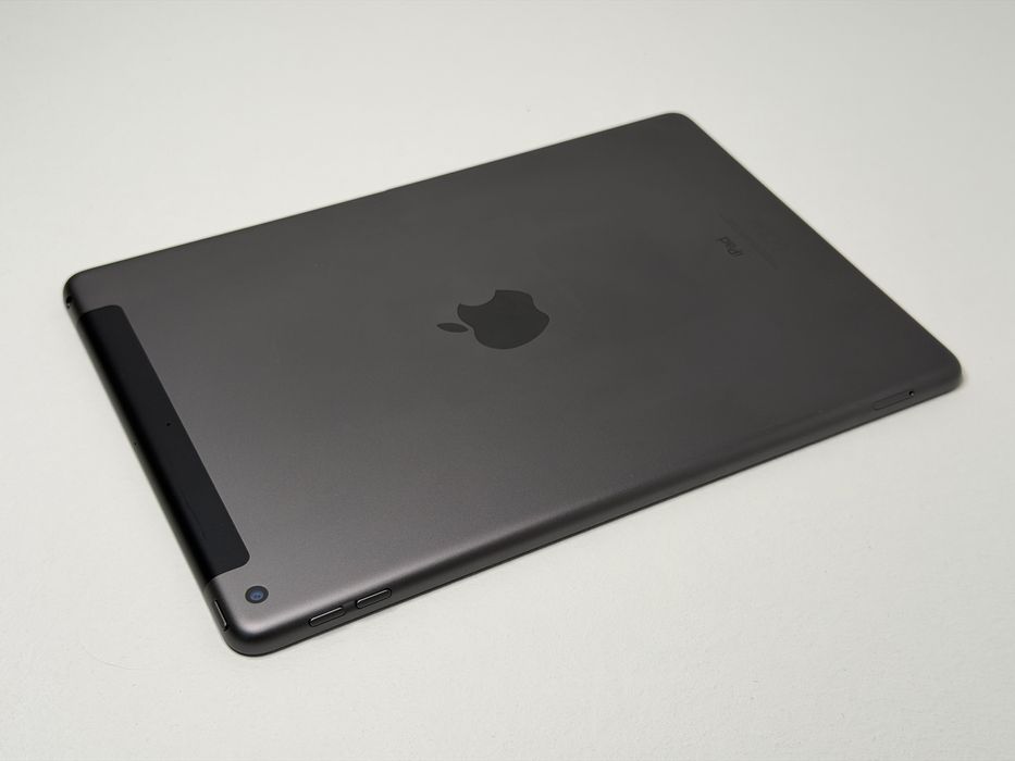 iPad 9. gen. (A2604) - 256GB - Cellular (LTE) - faktura VAT 23%