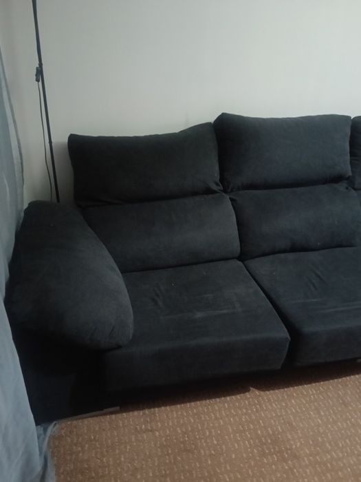 Sofá com Chaise Lounge e arrumação