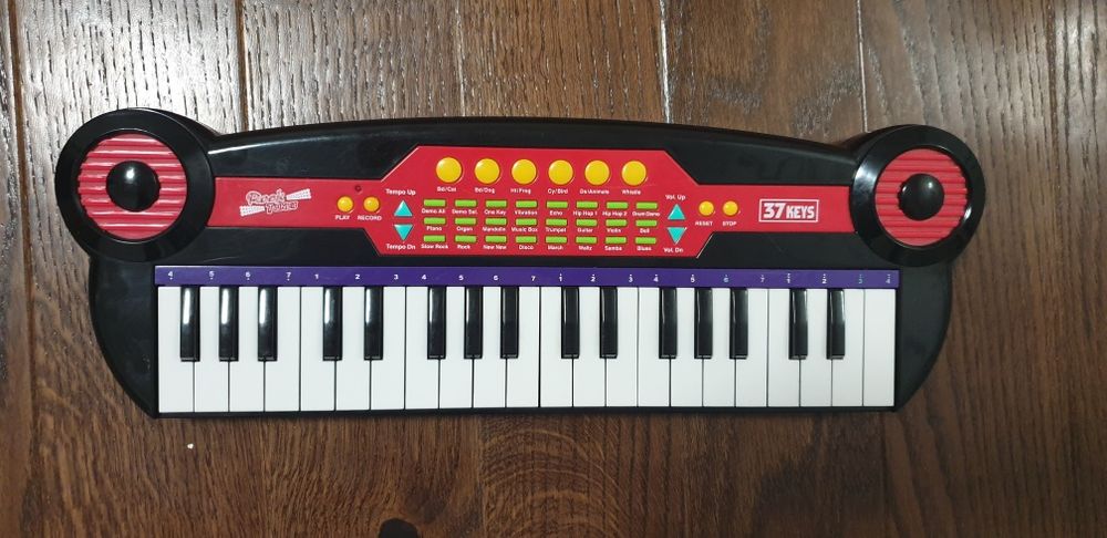 Детский синтезатор Rock Tunes
