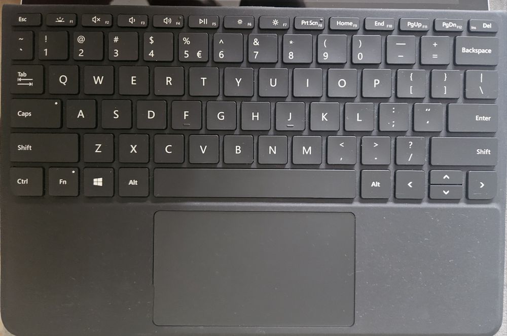 Tablet Microsoft Surface Go + rysik (1. generacji) wariant pamięci: 4 GB RAM / 64 GB eMMC .