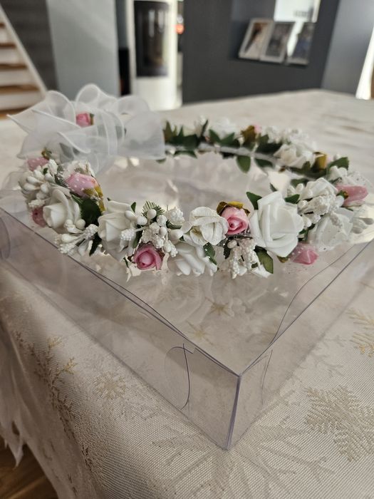 Wianek komunijny dla dziewczynki