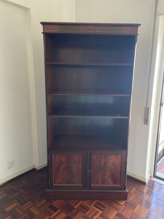 Dois Moveis Clássicos de boa qualidade