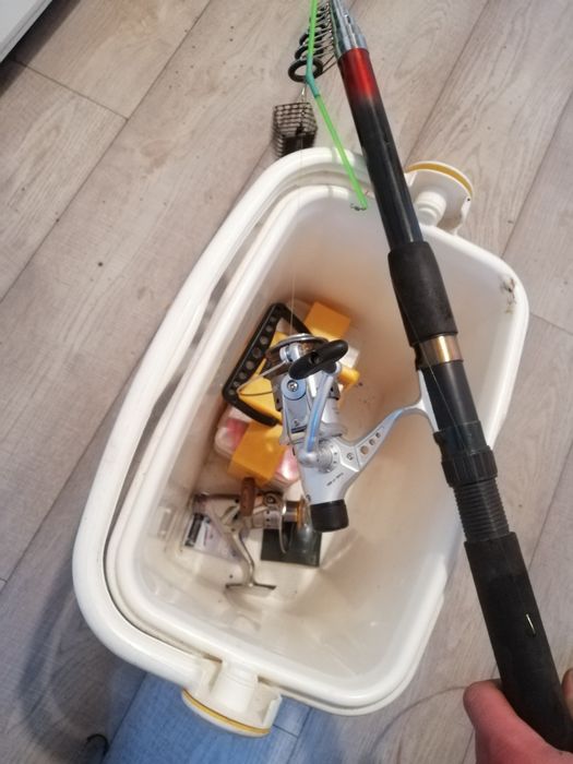 Mega Zestaw Wędkarski: Wędka + 2 Kołowrotki + Przynęty + Akcesoria | G