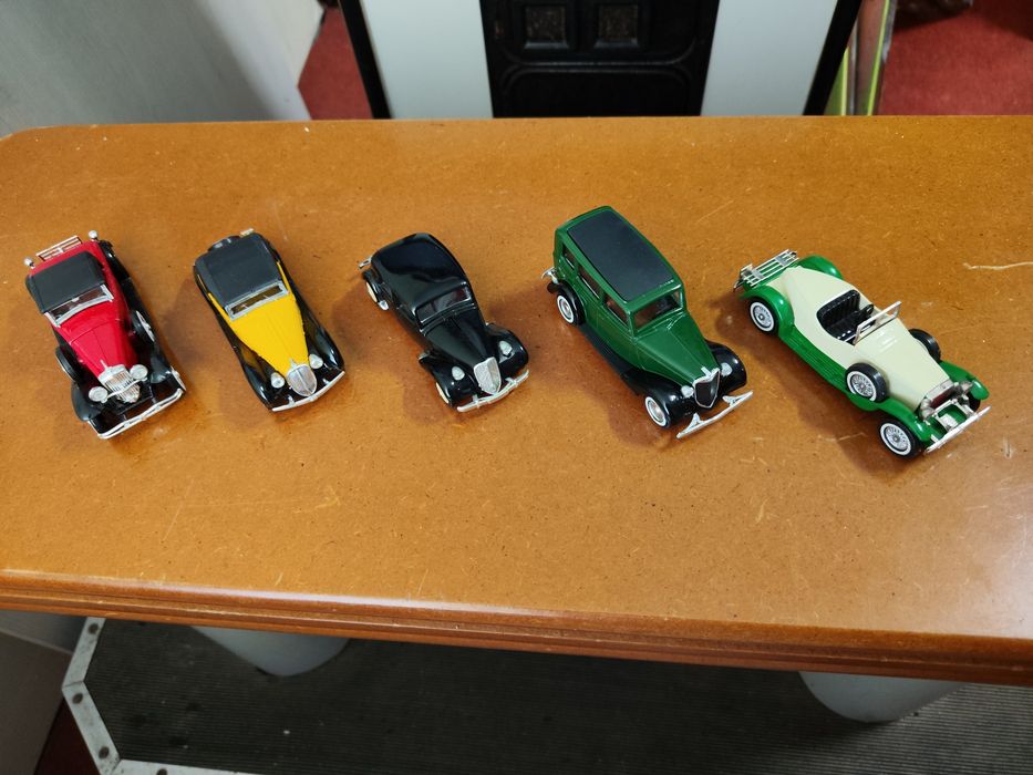 5 Carros Clássicos em Miniatura - Coleção
