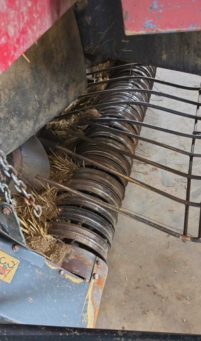 Enfardadeira 4 cordas New Holland D1010