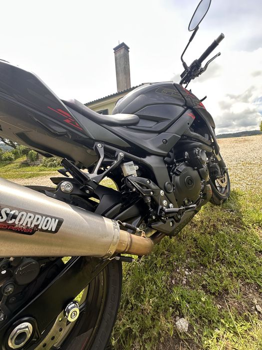 Suzuki Gsxs 750 Nacked