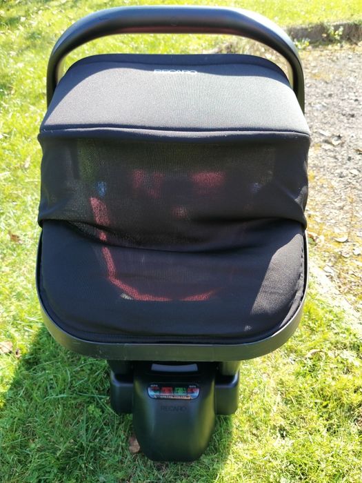Recaro Privia z bazą ISOFIX