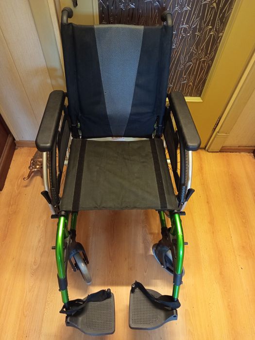 Инвалидная коляска Breezy Style 44см. Облегченная, Новая.